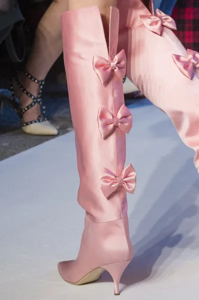 Новинка года; модные женские ботинки с широким голенищем в европейском стиле женские ботинки с острым носком и бантом танцевальная обувь; большие размеры - Цвет: Pink