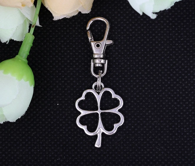 

Lucky Clover Charms Keychain Vintage Silver Key Chain Ring For Gift Car Bag Key Ring Handbag Accessories DIY Jewelry 40PCS S238