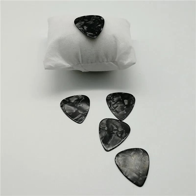 Black Pearl Celluloid Guitar Picks without Printing at Low Price
