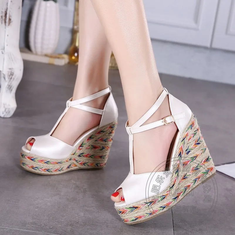 

Flatform Funky Pu High-End High Platform Shoes Soft Leather Plain Women Wedges Daily Wedge Ventilate