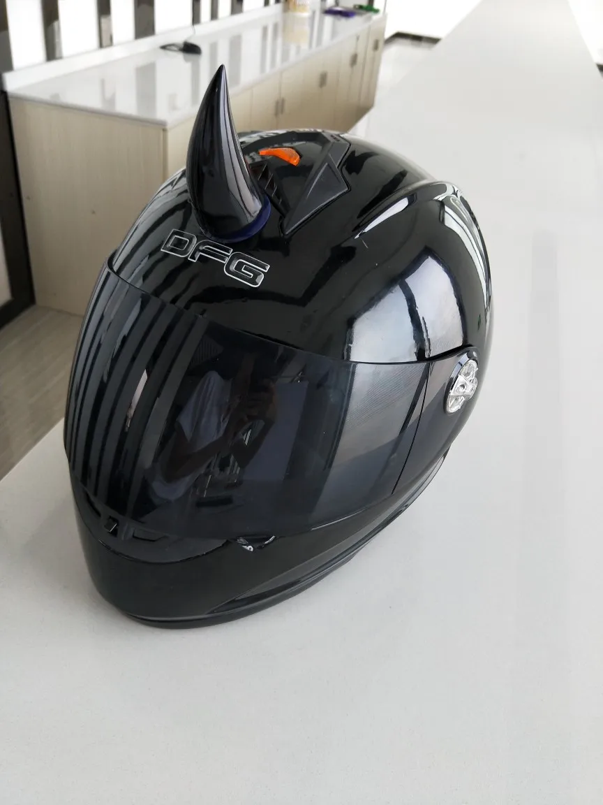 Helmet Devil's Horn Stick 4 