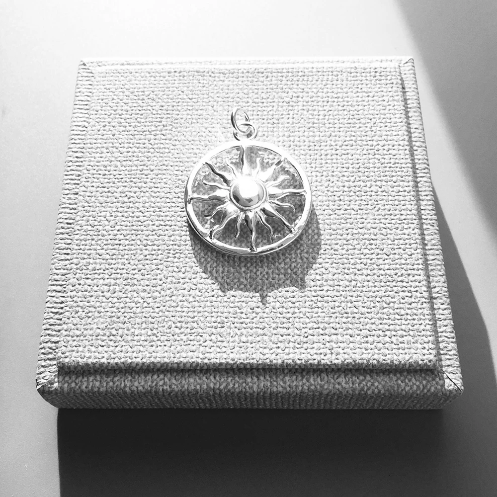 Pendants Golden Sun HEART CHAKRA 925 Sterling Silver Zirconia Fine Jewelry Accessories Fit Necklace Trendy Gift For Women Men