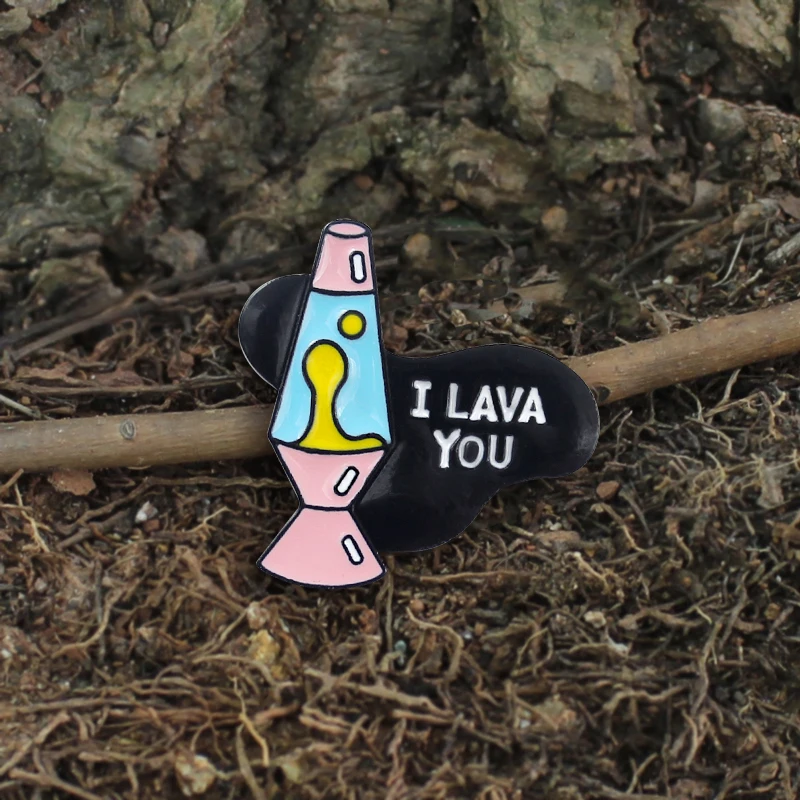 I LAVA YOU The flask выталкивает из черной лавовой Броши Love позволяет вам чувствовать