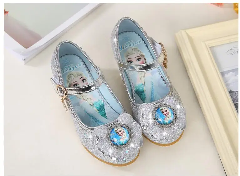 KKABBYII для маленьких девочек Снежная королева блесток кожаные туфли маленький ребенок кожа блеск детское платье обувь на высоком каблуке