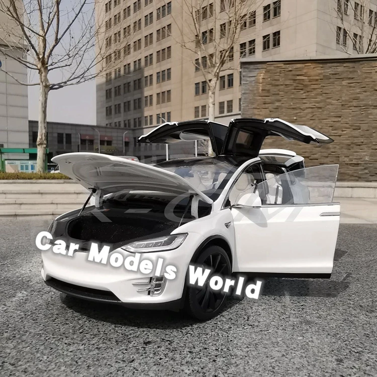 Литая модель автомобиля для модели X(белый) 1:18+ маленький подарок