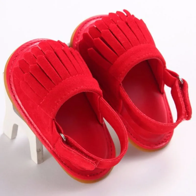 Летние Новые детские из искусственной кожи с кисточками Обувь маленьких Сандалии для девочек для отдыха Модная одежда для детей, Детская