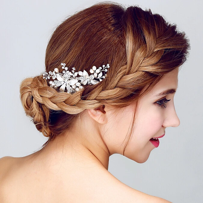 

SLBRIDAL Handmade Alloy Wired Rhinestones Crystal Freshwater Pearls Flower Wedding Hair Comb Bridal Headpieces Hair Accessories