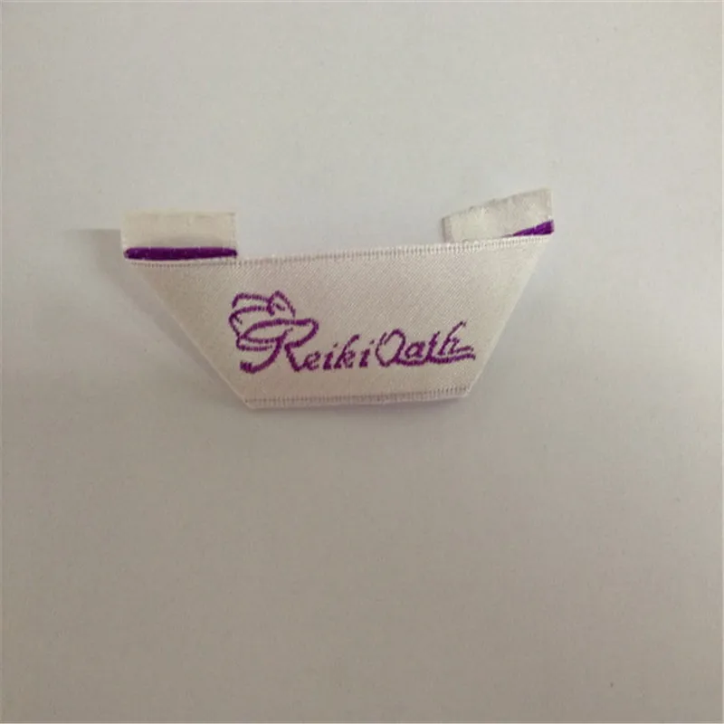 

Factory Price Customized Woven Label