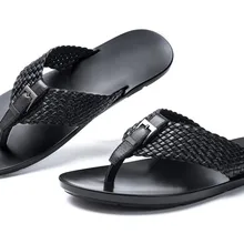 Мужские новые стильные удобные летние мужские пляжные шлепанцы разных цветов, повседневные дышащие кожаные шлепанцы на плоской подошве с пряжкой