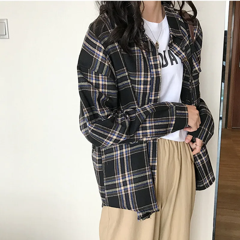 

Fashion casual blouse 2019 spring new Korean version of the sanding wild plaid shirt loose retro long-sleeved thin coat