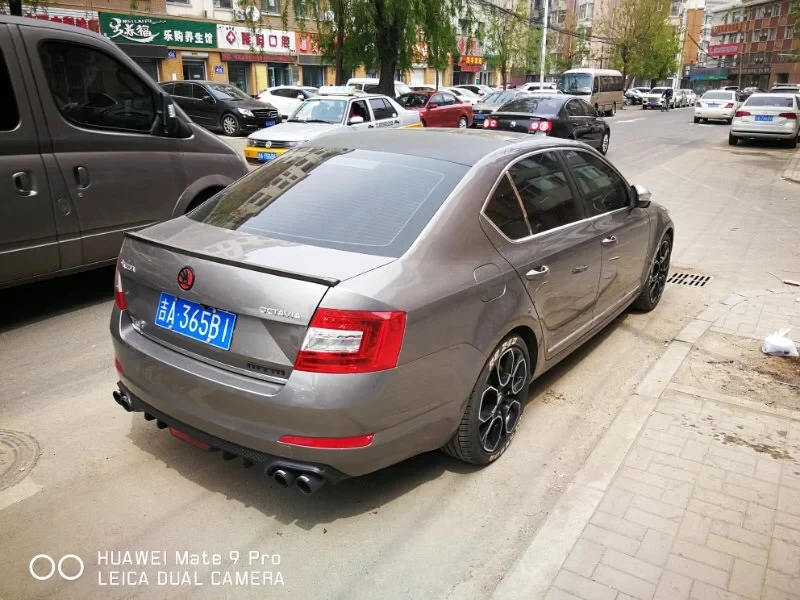 4 отверстия большой задний спойлер для Volkswagen SKODA Octavia по задний спойлер на багажник бампер губ крылья задний спойлер