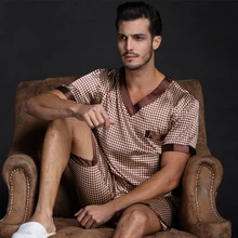 Pijamas masculinos conjuntos de pijama de seda de cetim de camiseta + shorts pijamas masculinos com decote em v sleepwear lazer roupa de casa mais tamanho mansleepwear