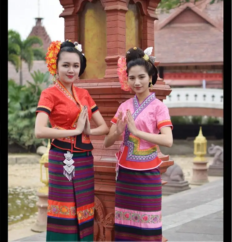 Тайцы одежда. Тайланд традиционный костюм. Национальная одежда филиппинцев. Лаос национальный костюм. Нац костюмы Лаос, Вьетнам, Таиланд ).
