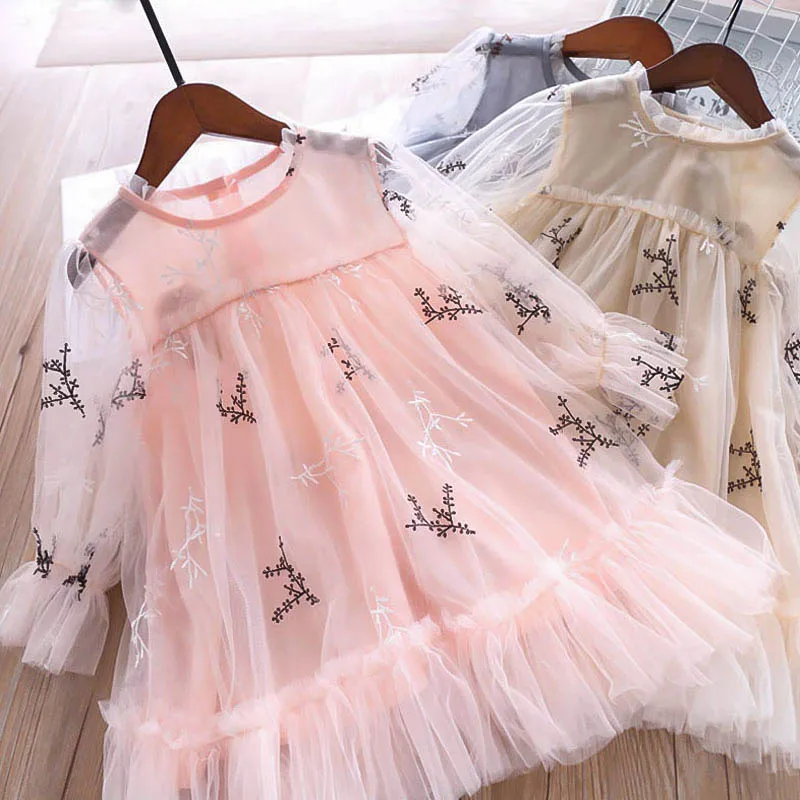 

Roimyal Wholesale 2019 summer new Girl's wooden collar branch flower yarn dress cute party dresses 2-6years free shipping