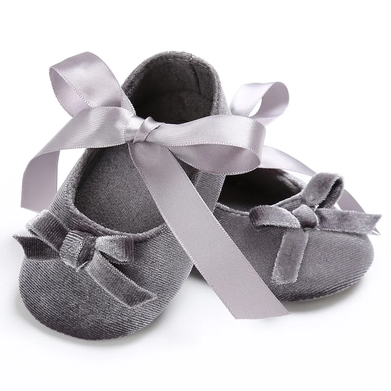 2017 Sapato Infantil suave primeros caminantes Zapatos deportivos Zapatos de terciopelo princesa bebé