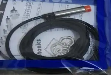 

Switch PRL12-4DP inductive sensor three line PNP often open