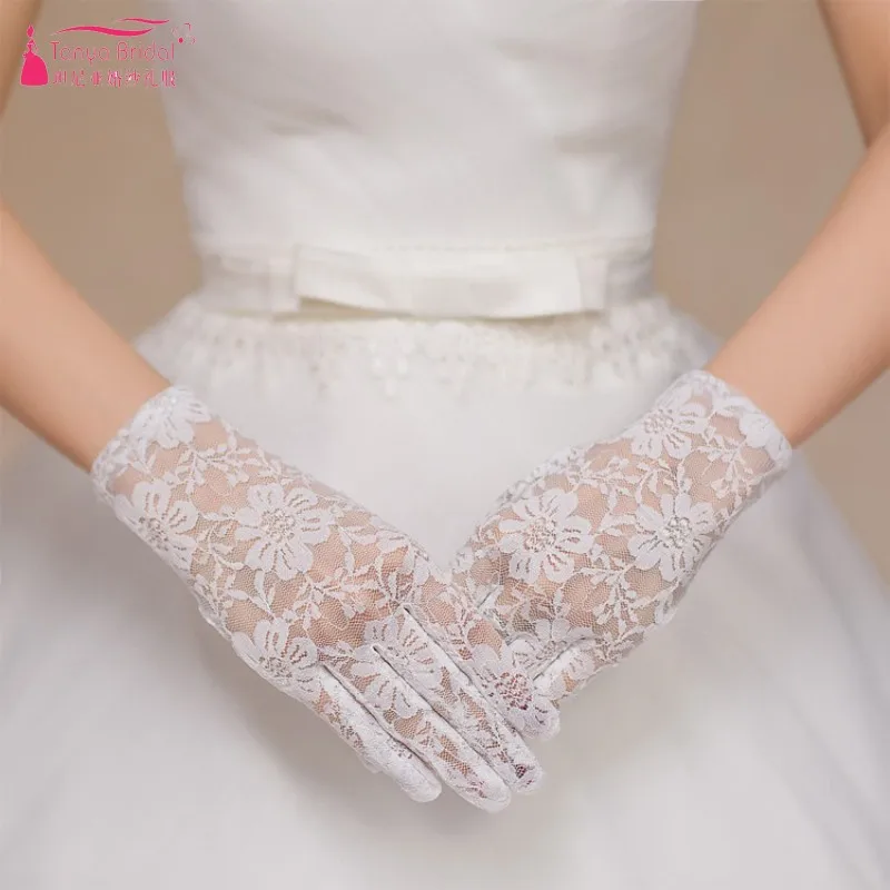 

Princessally New White Lace Bridal Gloves Short Elegant Vintage Style Wedding Party Gloves With Fingers Free Shipping In Stock