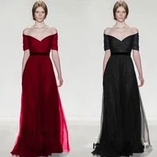 The new off-the-shoulder v-neck sleeves long dress presided over the bride wedding dress evening dress
