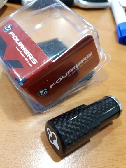 Fouriers carbono bicicleta trasero Derailleur Protector montaje de engranaje de liberación rápida QR Cap Drivetrain Guards Fouriers carbono bicicleta trasero Derailleur Protector montaje de engranaje de liberación rápida QR Cap Drivetrain Guards