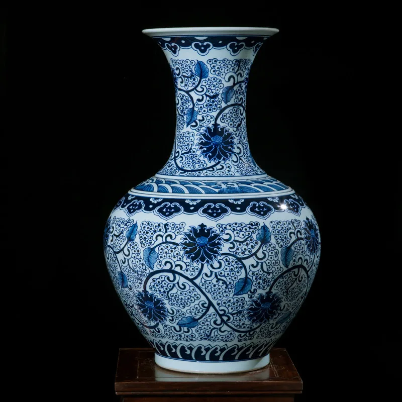 Traditional Chinese Blue and White Porcelain Vase Home Decoration