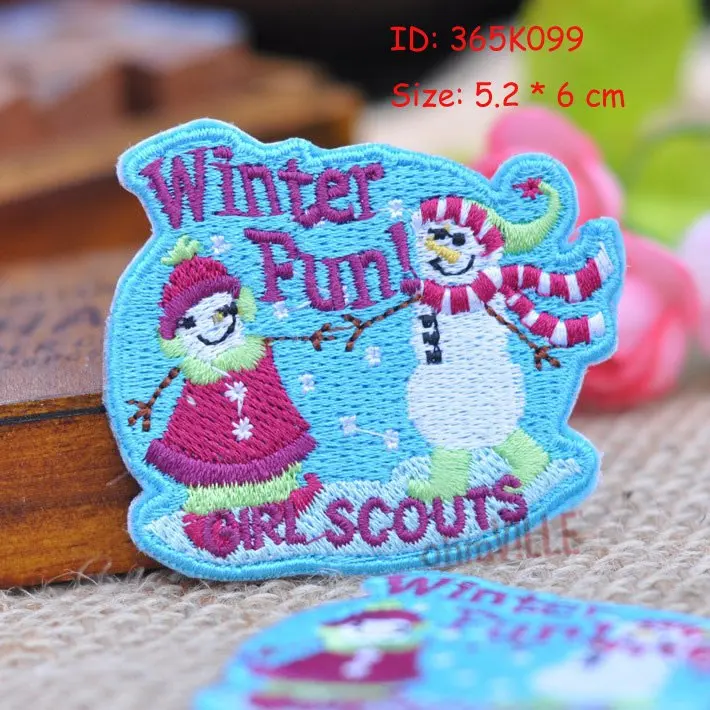 Iron On Patches, Winter Fun! GIRL SCOUTS Size 52 * 60 mm ( 365K099