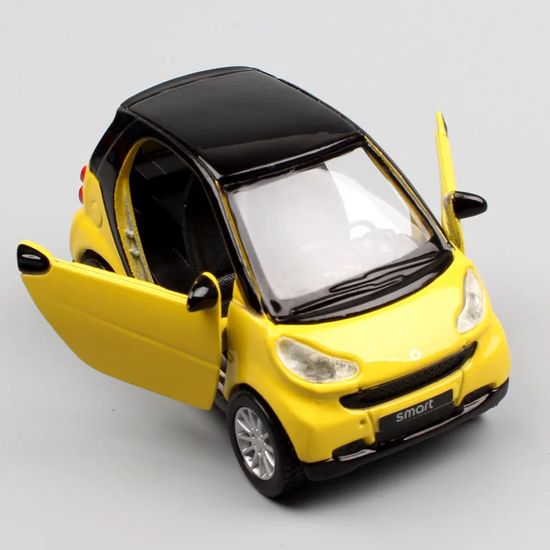 Детские 1:32 весы мини maisto smart fortwo хэтчбек Вытяните назад SmartCar city coupe микро литье под давлением модель подарки автомобиль игрушка коллекционная