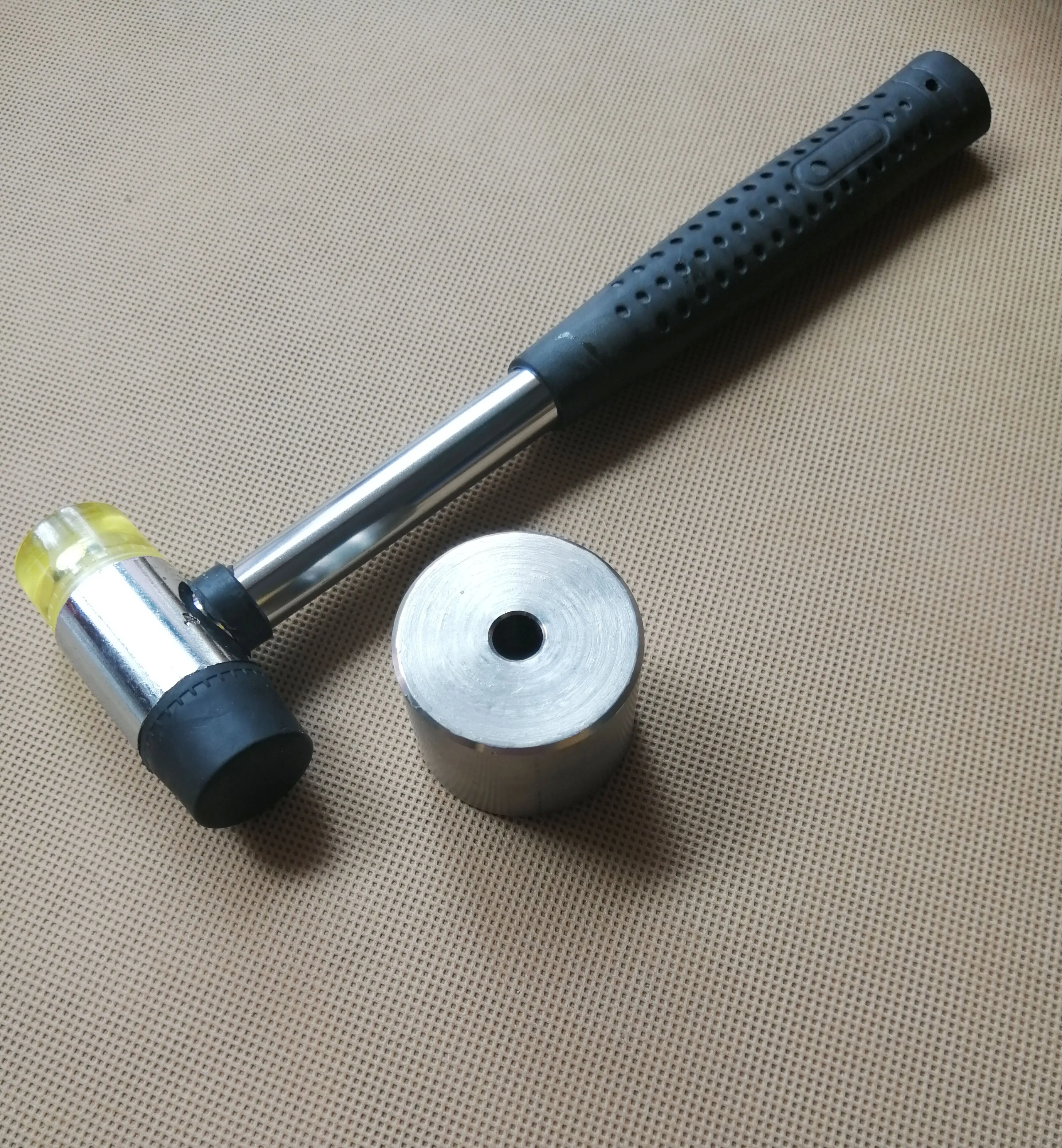 

1set/lot 1pcs rubber hammer+1pcs meteal base for hit hard washer toy joint for diy plush doll finsings--washer tool