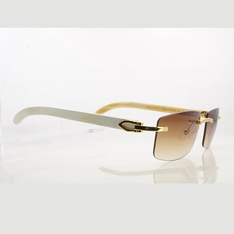 35240120-GoldWhiteHorn