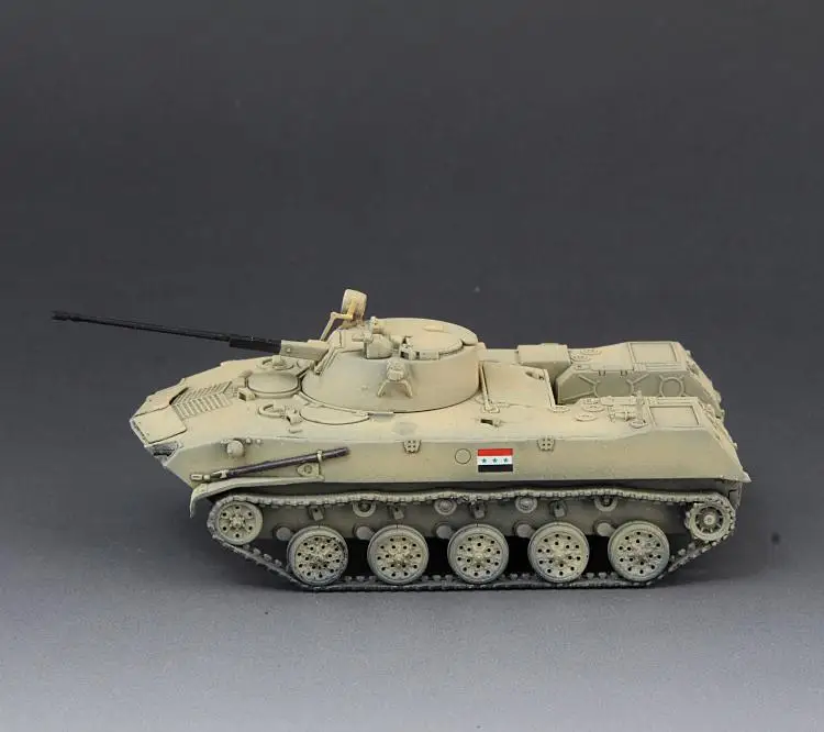 

IRAQ BMD-2 1/72 tank model finished non diecast S-MODEL