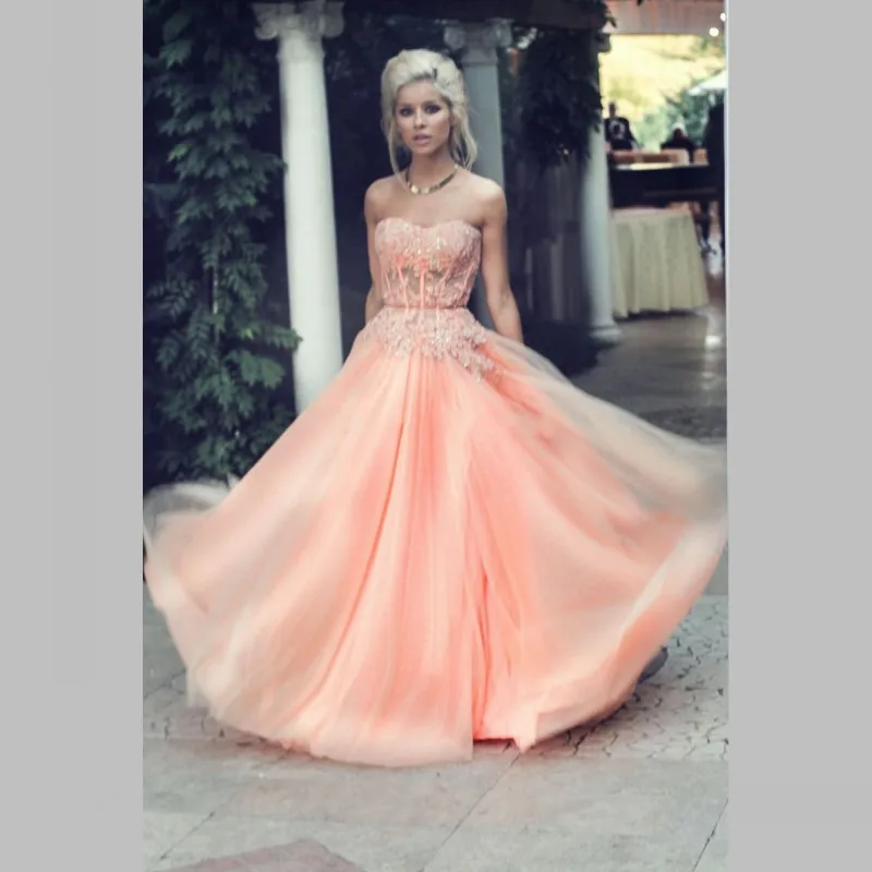 2017 Fantasy Prom Dress Elegant Long Formal Dresses Strapless Appliques Floor Length vestidos