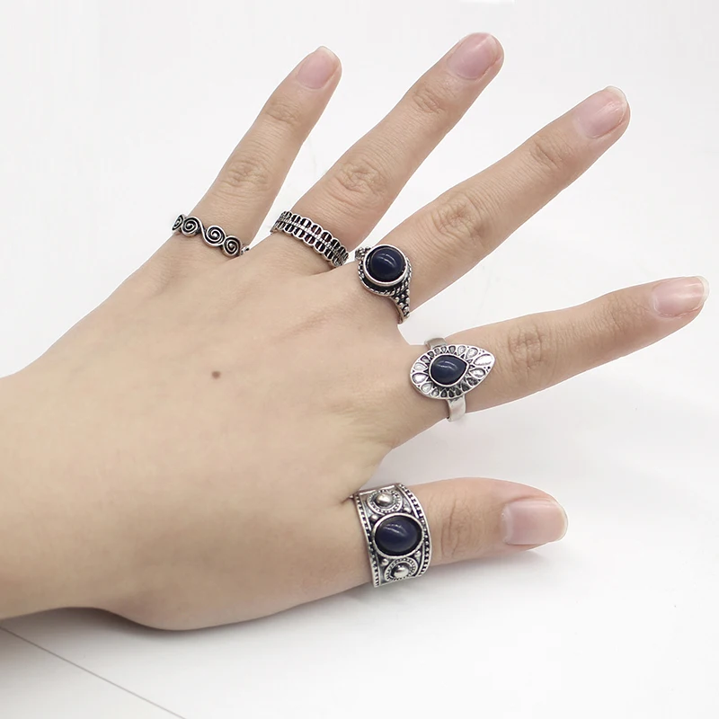 

Trendy 5 Pcs/Set Auspicious Clouds Pattern Rings For Women Set Boho Black Stone Cocktail Party Rings Vintage Ring Drop Shipping