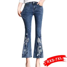 Джинсы размера плюс в Корейском стиле с цветочной вышивкой, расклешенные штанины, длина до щиколотки, 4XL 5XL, джинсовые летние обтягивающие эластичные винтажные синие Капри