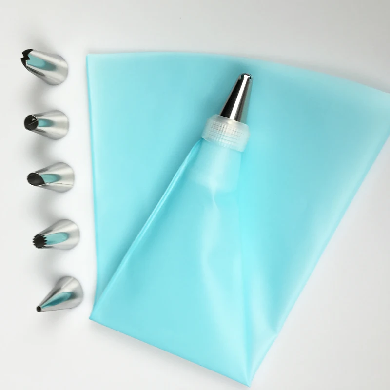 

8 PCS/Set Silicone Kitchen Accessories Icing Piping Cream Pastry Bag + 6 Stainless Steel Nozzle Set DIY Cake Decorating Tips