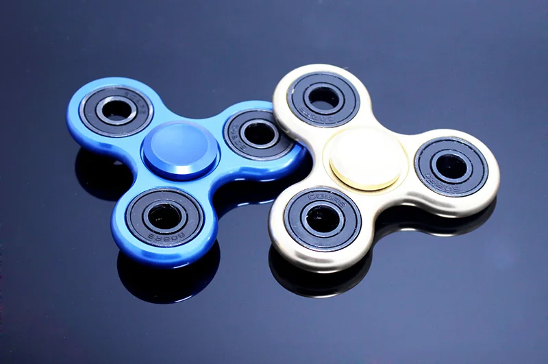 Непоседа блесны ручной Spinner стол палец спин Прядильный механизм EDC сенсорными Алюминий сплава игрушка беспокойство стресса игрушки