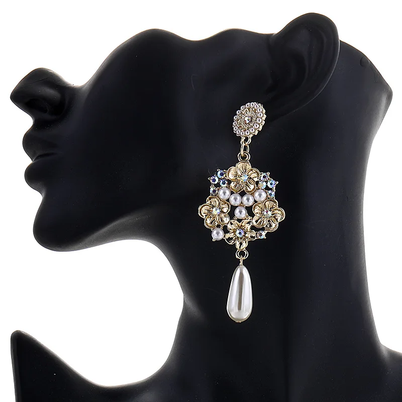 

2019 New Women's Earrings Crystal Retro Earrings Women's Party Fashion Personality Gold Earrings