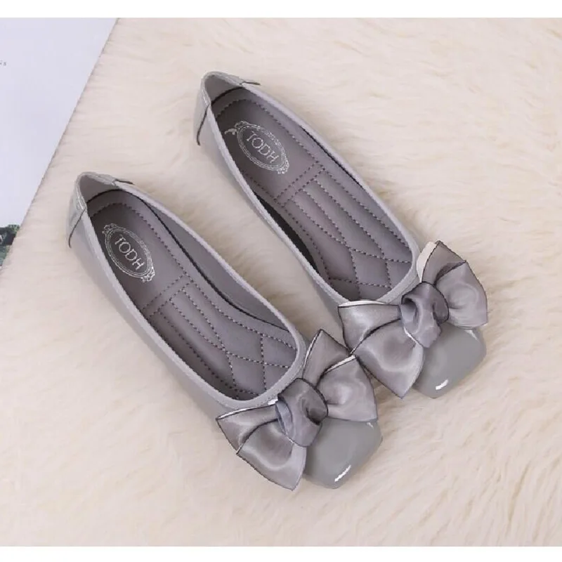 

2019 Butterfly Knot Patent Leather Shoes Women Cheap Price Slip On Loafers Flat Shoes Woman Plus Size Ladies Shoes