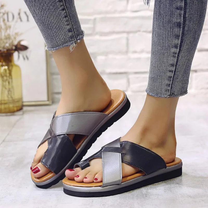 

New Summer Slippers Women Outdoor Flip-flops mixed color Beach Shoes for Female Flat Sole Ladies Casual Soft Big Toe slides