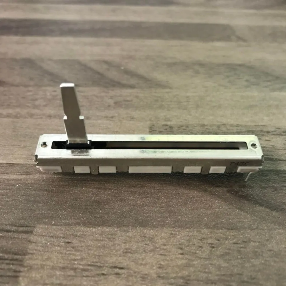 100 stücke FADER DCV1010 Für DJM400 DJM500 DJM600 DJM700 DJM800 DJM5000