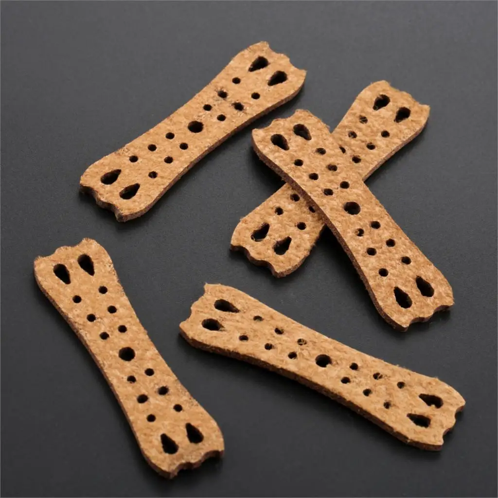 

Brown 5pcs Slingshot Pouches Microfiber Leather with Multi Holes Outdoor Hunting Catapult Rubber Band Accessories 58mm*12mm*16mm