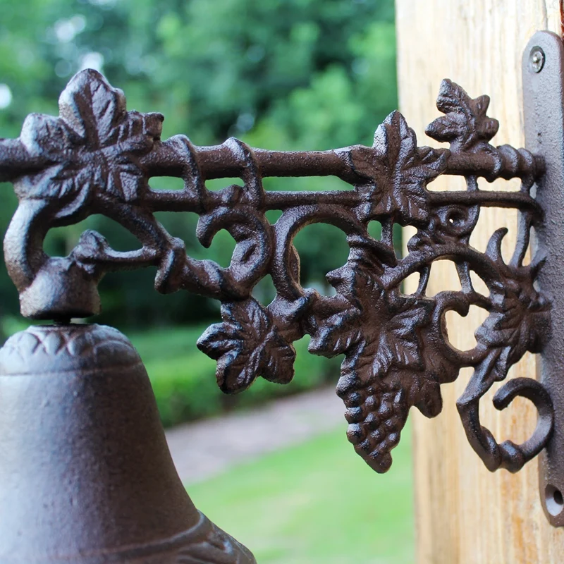 Grape Vine Cast Iron Wall Mounted Hand Cranking Bell Europeam Vintage Handmade Home Garden Decor Rustic Iron Welcome Door Bell