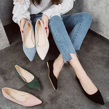 Сезон весна-лето; новая модель замшевых туфель; туфли без каблука, студенческие в эксцентричном ретростиле модные невысоким каблуком туфли офисные туфли с острым открытым носком, обувь