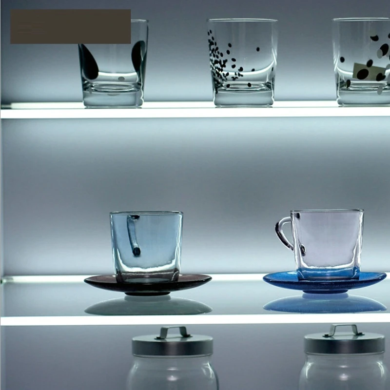 Cena LED szklana półka pod światła do szafki szklana krawędź tylne światło boczne 30 40 50CM zacisk lampa prezentacja lampy likier półka Decor