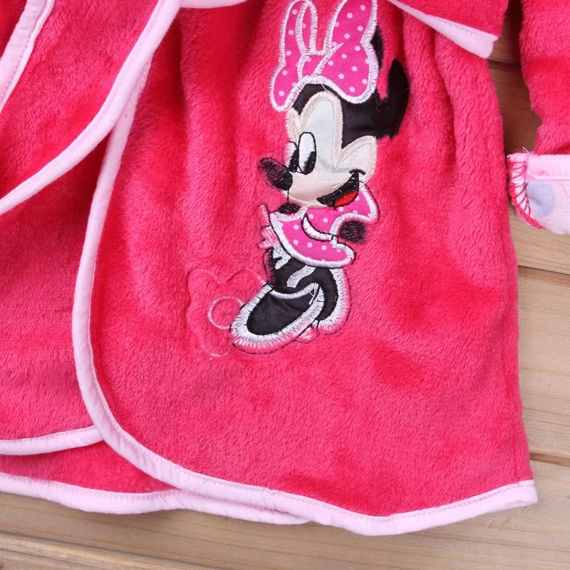 Детский банный халат с рисунком Минни и Микки Маус, детский халат, пижамы мягкий фланелевый милый банный халат с капюшоном для мальчиков и девочек одежда для детей возрастом от 2 до 6 лет