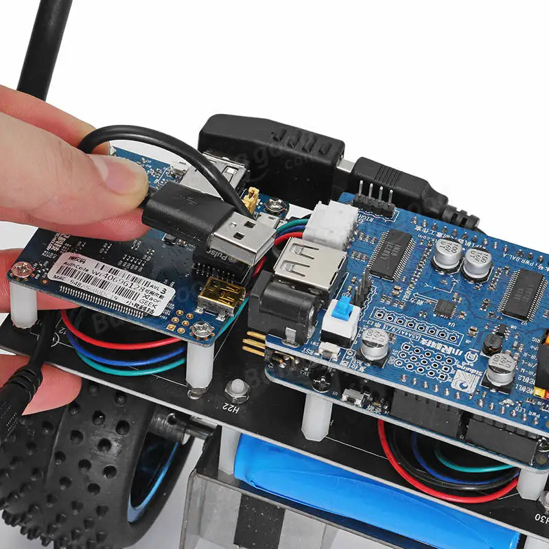 Самобалансирующийся умный робот автомобиль Roly STM32 с Wi Fi и видеомодулем