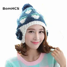 BomHCS, с рисунком клубники, с большими цветами, женская зимняя теплая шапка с ушками, шапка с помпоном для волос, осенняя, ручная работа, плетеная вязаная шапочка