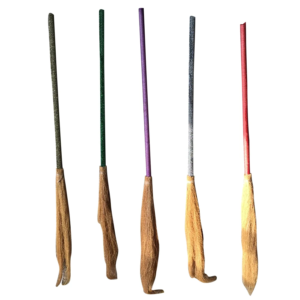 

Straw Broom Witch Costume Broom Extendable Wizard Accessory for Halloween Party (Random Color)