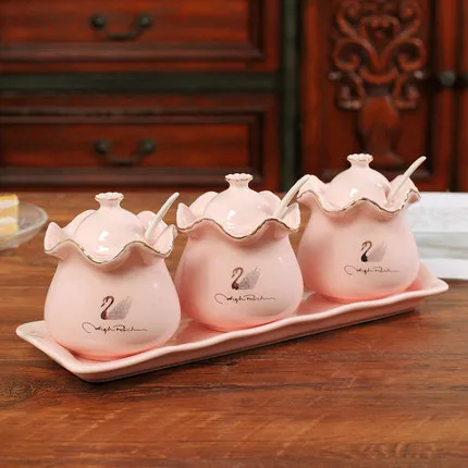 

Jingdezhen European Seasoning Salt Pot Seasoning Bottle Kitchen Seasoning Box Home With Cover Ceramic Creative Kitchen Appliance