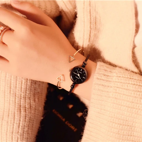 Маленький золотой браслет роскошные часы из нержавеющей стали Ретро Женские кварцевые наручные часы модные повседневные женские часы под платье - Цвет: Черный