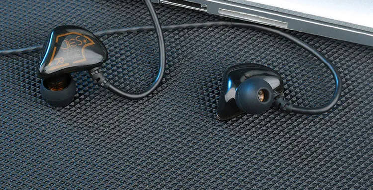 x62_two_unit_Earphone_40