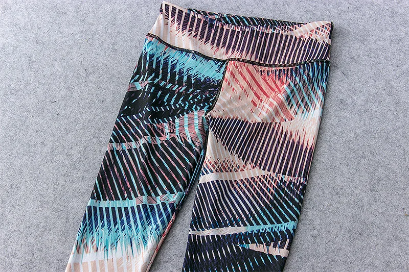 السيدات نحيل تجريب طماق النساء مرونة الخصر الملونة مخطط طباعة صالة رياضية ارتداء الإناث سريع الجافة الجسم بناء leggins